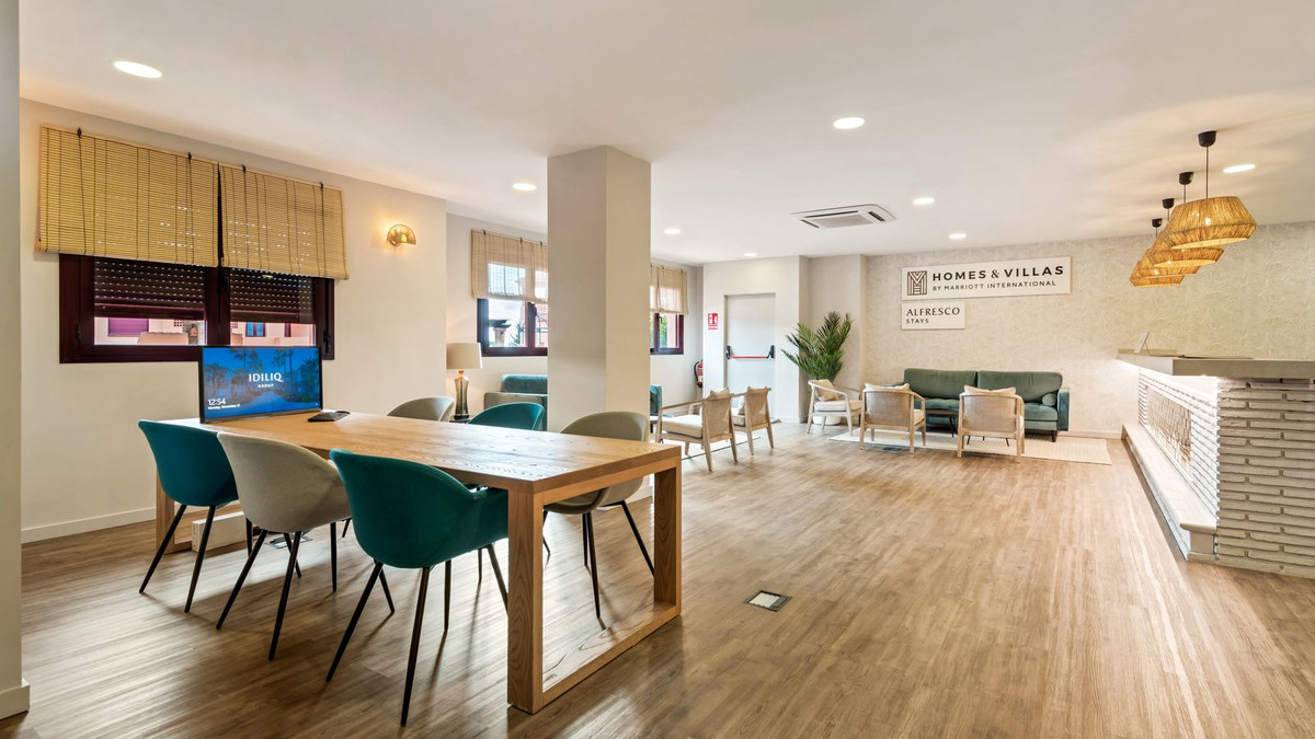2 Bed Apartment for sale in Benahavís Costa Del Sol, Málaga, Spain