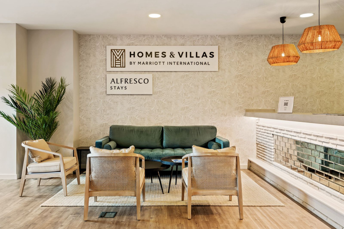 2 Bed Apartment for sale in Benahavís Costa Del Sol, Málaga, Spain