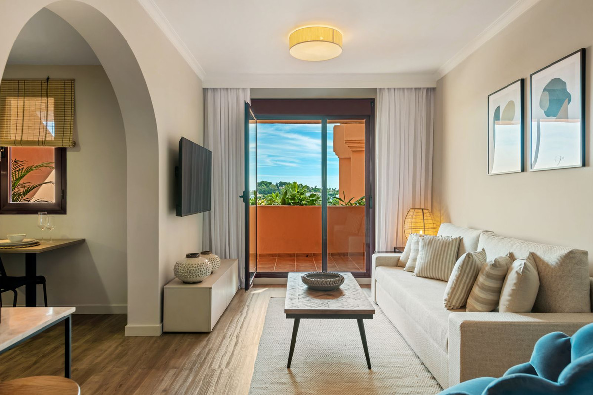 2 Bed Apartment for sale in Benahavís Costa Del Sol, Málaga, Spain