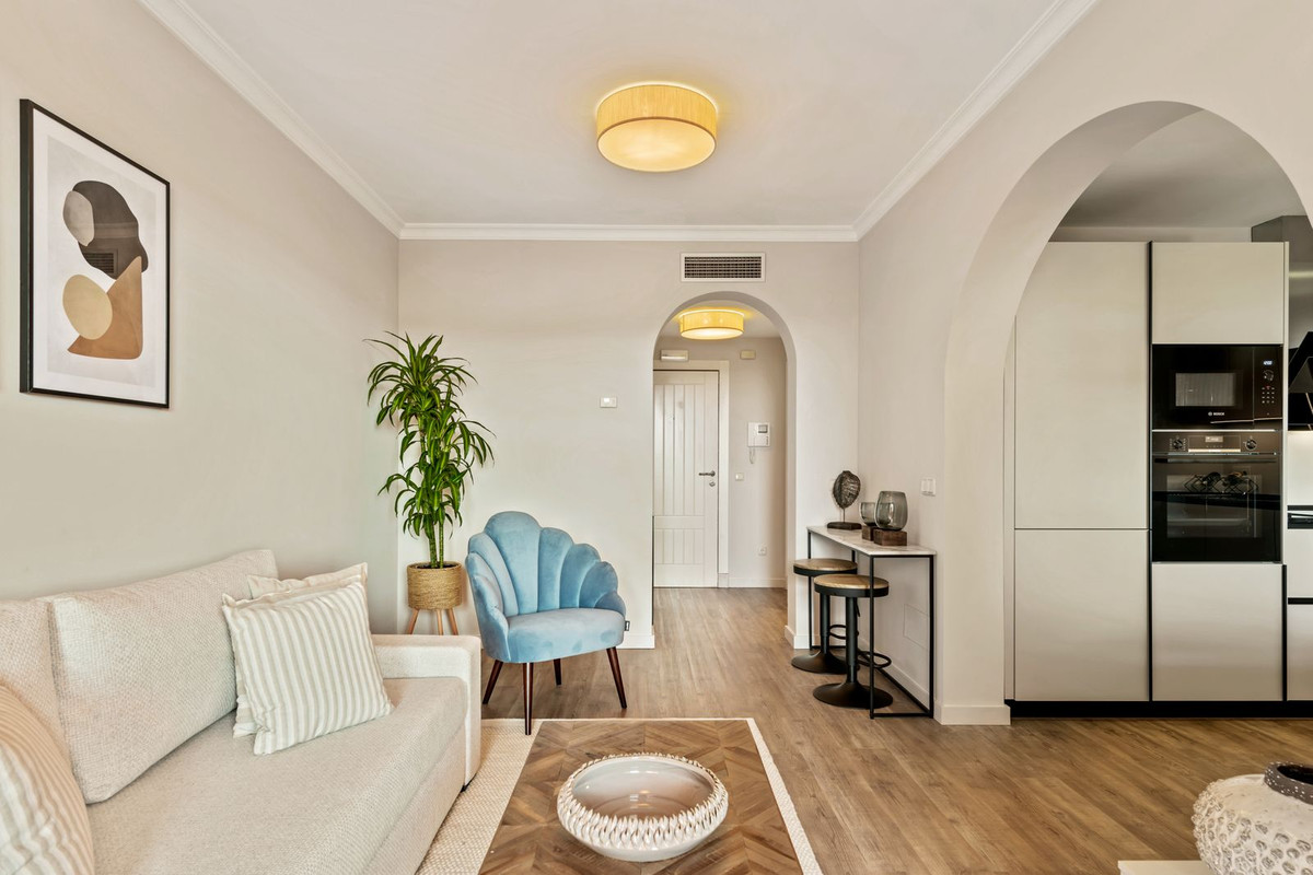 2 Bed Apartment for sale in Benahavís Costa Del Sol, Málaga, Spain