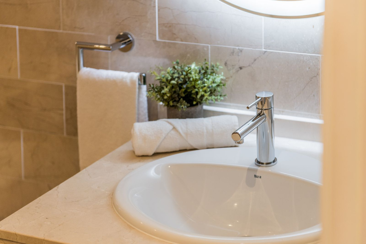 2 Bed Apartment for sale in Benahavís Costa Del Sol, Málaga, Spain