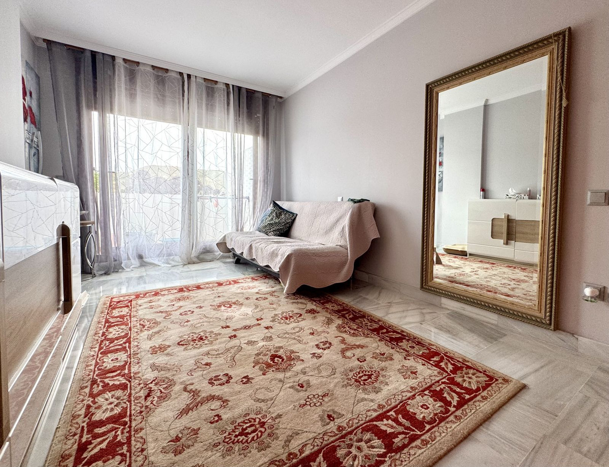 2 Bed Apartment for sale in Benahavís Costa Del Sol, Málaga, Spain