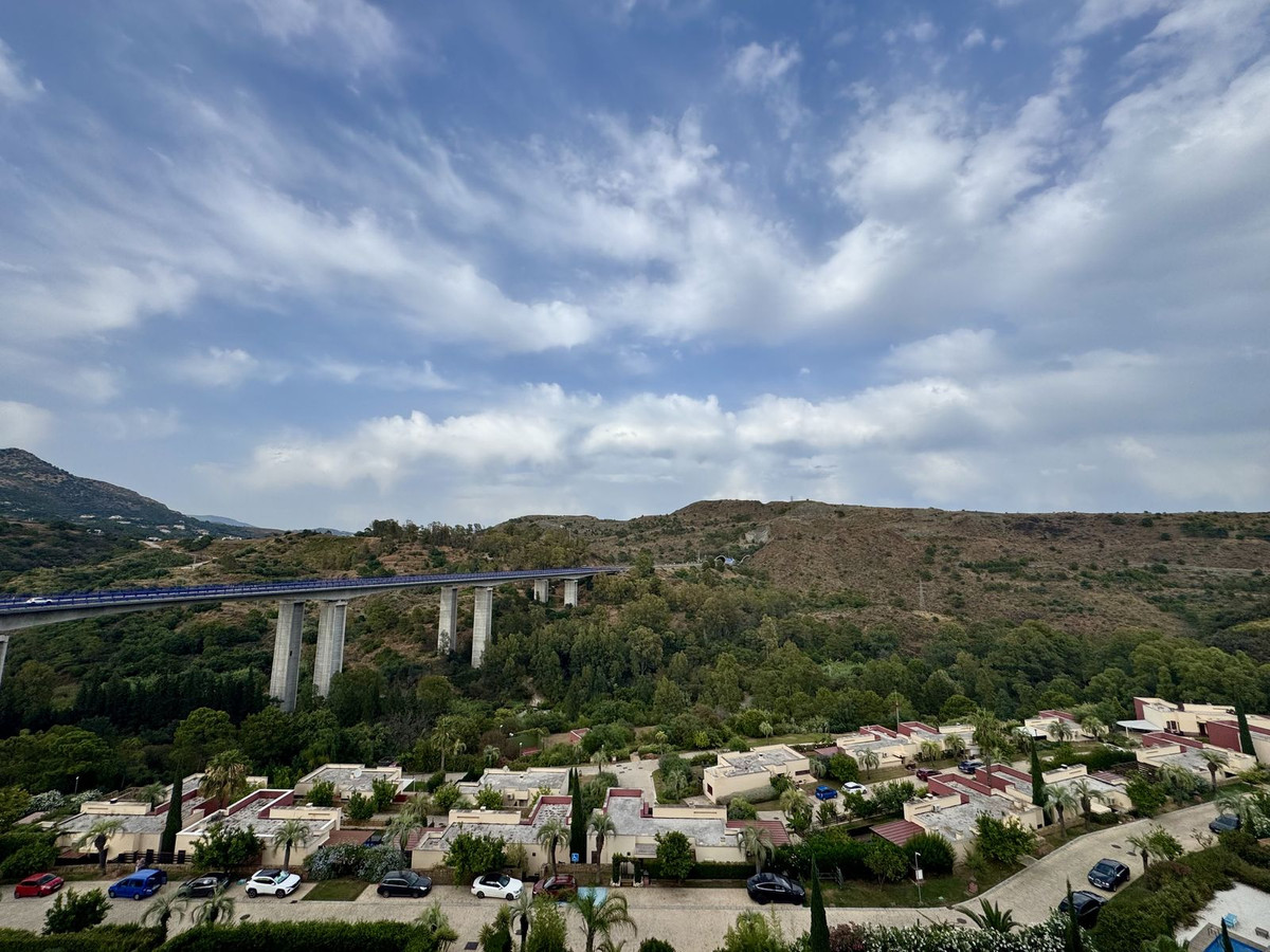 2 Bed Apartment for sale in Benahavís Costa Del Sol, Málaga, Spain