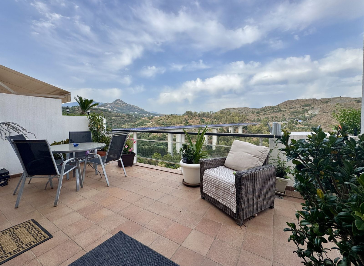 2 Bed Apartment for sale in Benahavís Costa Del Sol, Málaga, Spain