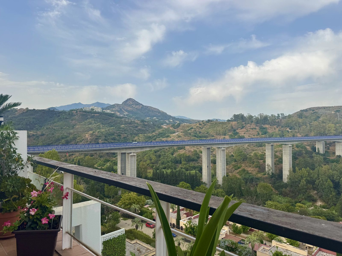 2 Bed Apartment for sale in Benahavís Costa Del Sol, Málaga, Spain