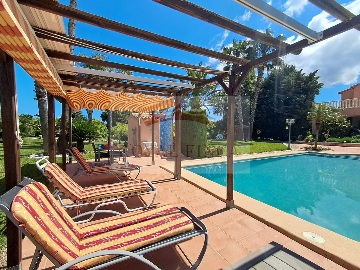 Se vende Villa - Chalet de 4 dormitorios en Costa Blanca, Alicante, España