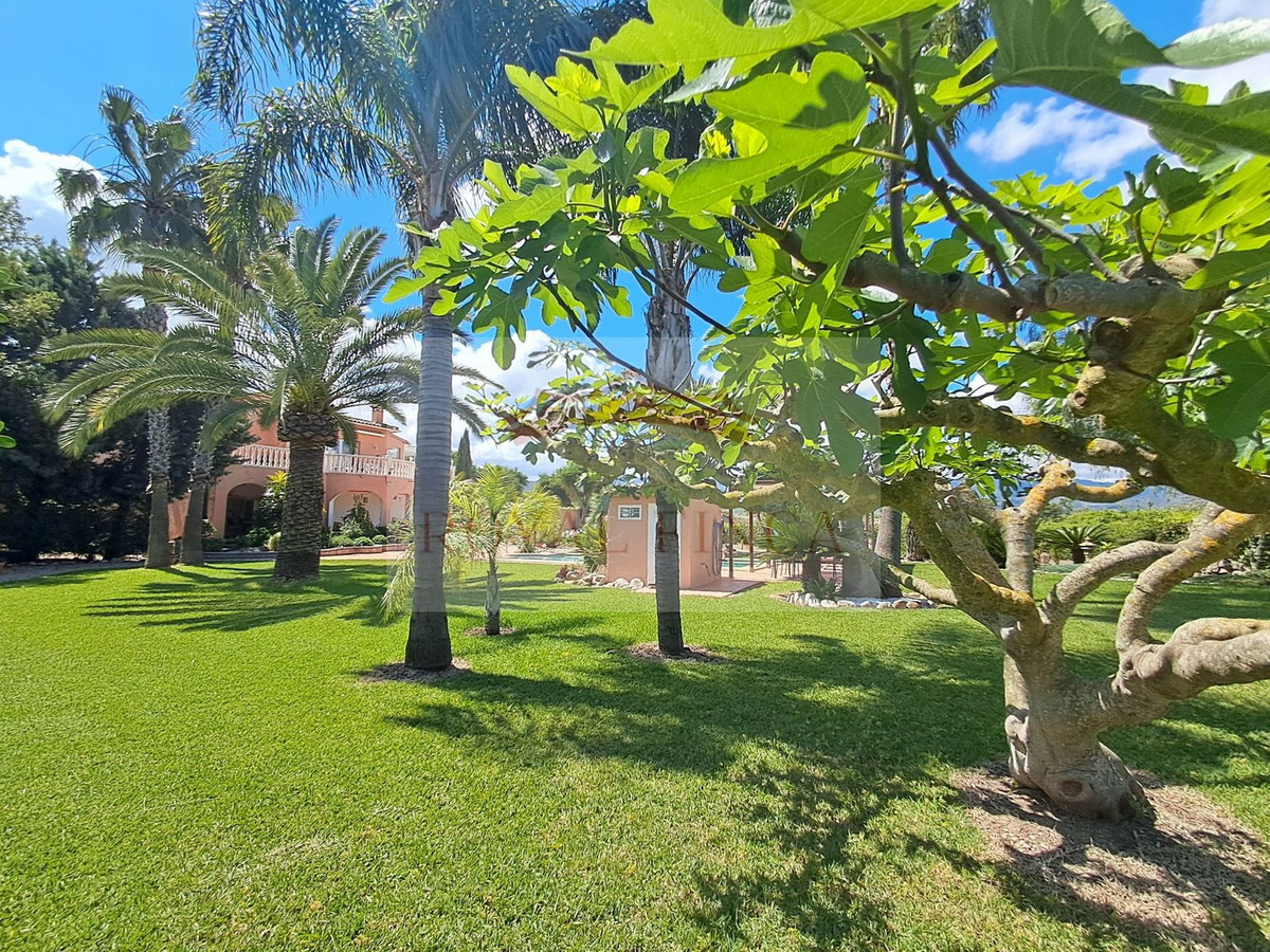 Se vende Villa - Chalet de 4 dormitorios en Costa Blanca, Alicante, España