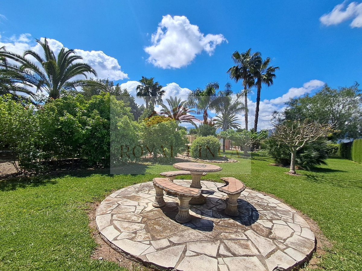 Se vende Villa - Chalet de 4 dormitorios en Costa Blanca, Alicante, España
