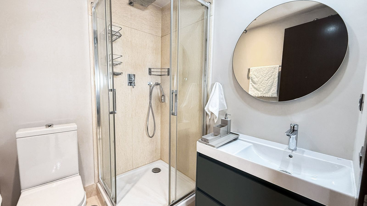3 Bed Apartment for sale in Benahavís Costa Del Sol, Málaga, Spain