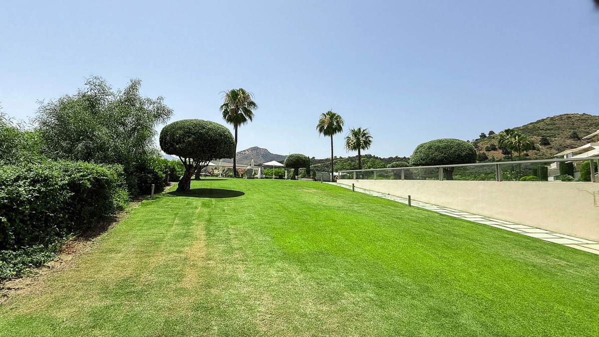 3 Bed Apartment for sale in Benahavís Costa Del Sol, Málaga, Spain