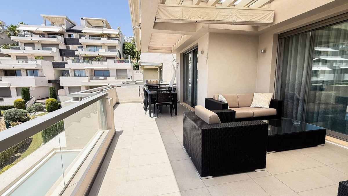 3 Bed Apartment for sale in Benahavís Costa Del Sol, Málaga, Spain