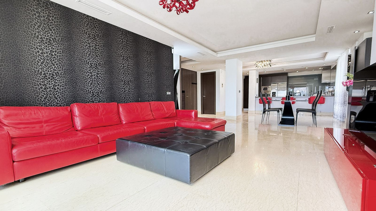 3 Bed Apartment for sale in Benahavís Costa Del Sol, Málaga, Spain