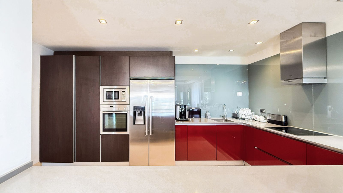 3 Bed Apartment for sale in Benahavís Costa Del Sol, Málaga, Spain