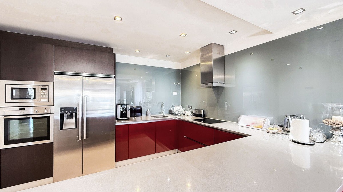 3 Bed Apartment for sale in Benahavís Costa Del Sol, Málaga, Spain