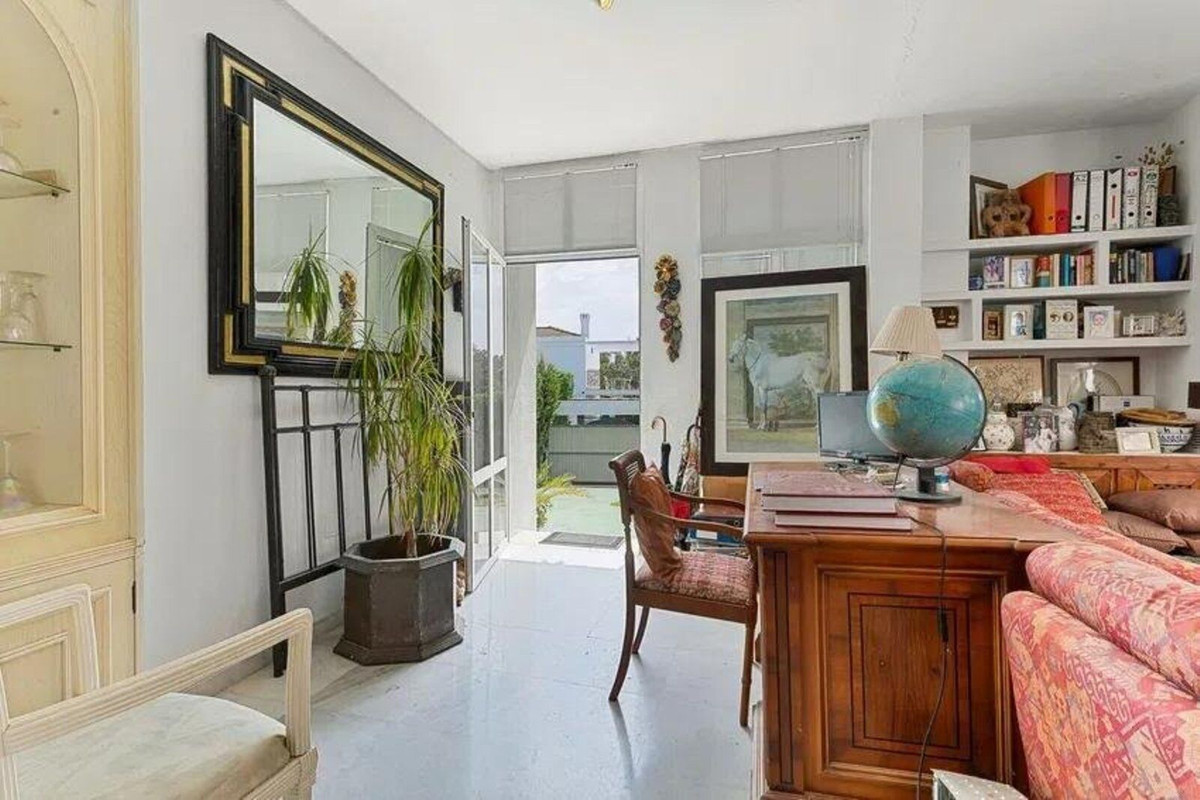 Se vende Villa - Chalet de 5 dormitorios en Costa Del Sol, Málaga, España