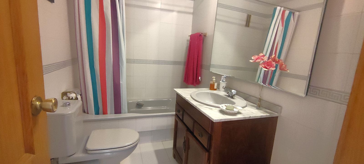3 Bed Apartment for sale in Limonar Málaga Ciudad, Málaga, Spain