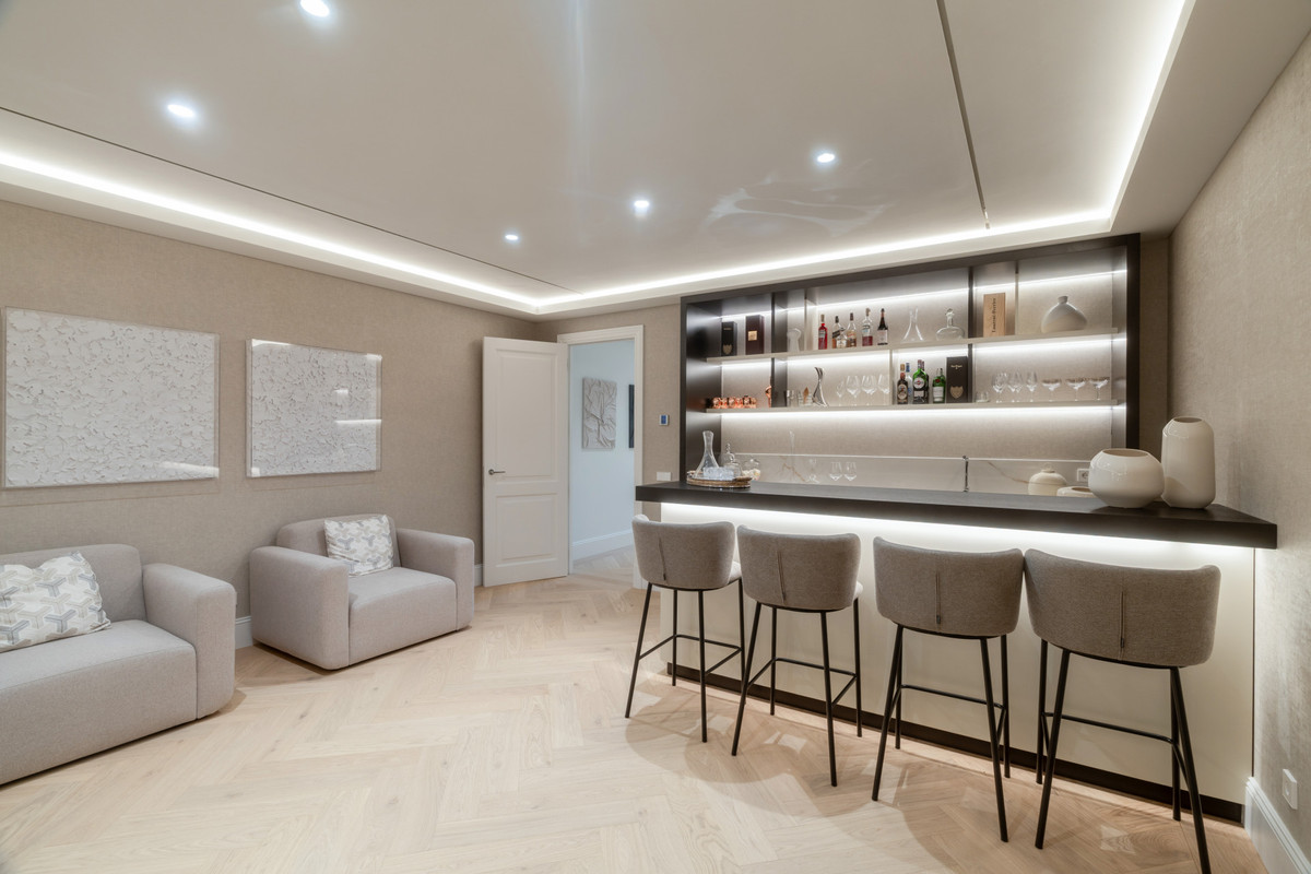 Se vende Villa - Chalet de 5 dormitorios en Costa Del Sol, Málaga, España