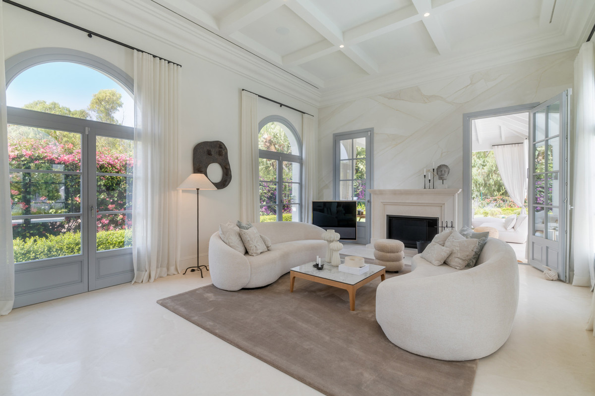 Se vende Villa - Chalet de 5 dormitorios en Costa Del Sol, Málaga, España