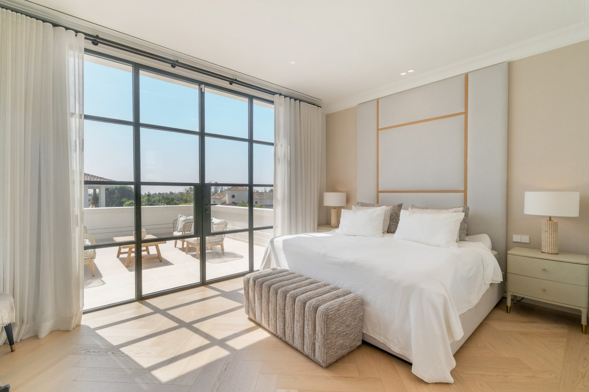 Se vende Villa - Chalet de 5 dormitorios en Costa Del Sol, Málaga, España