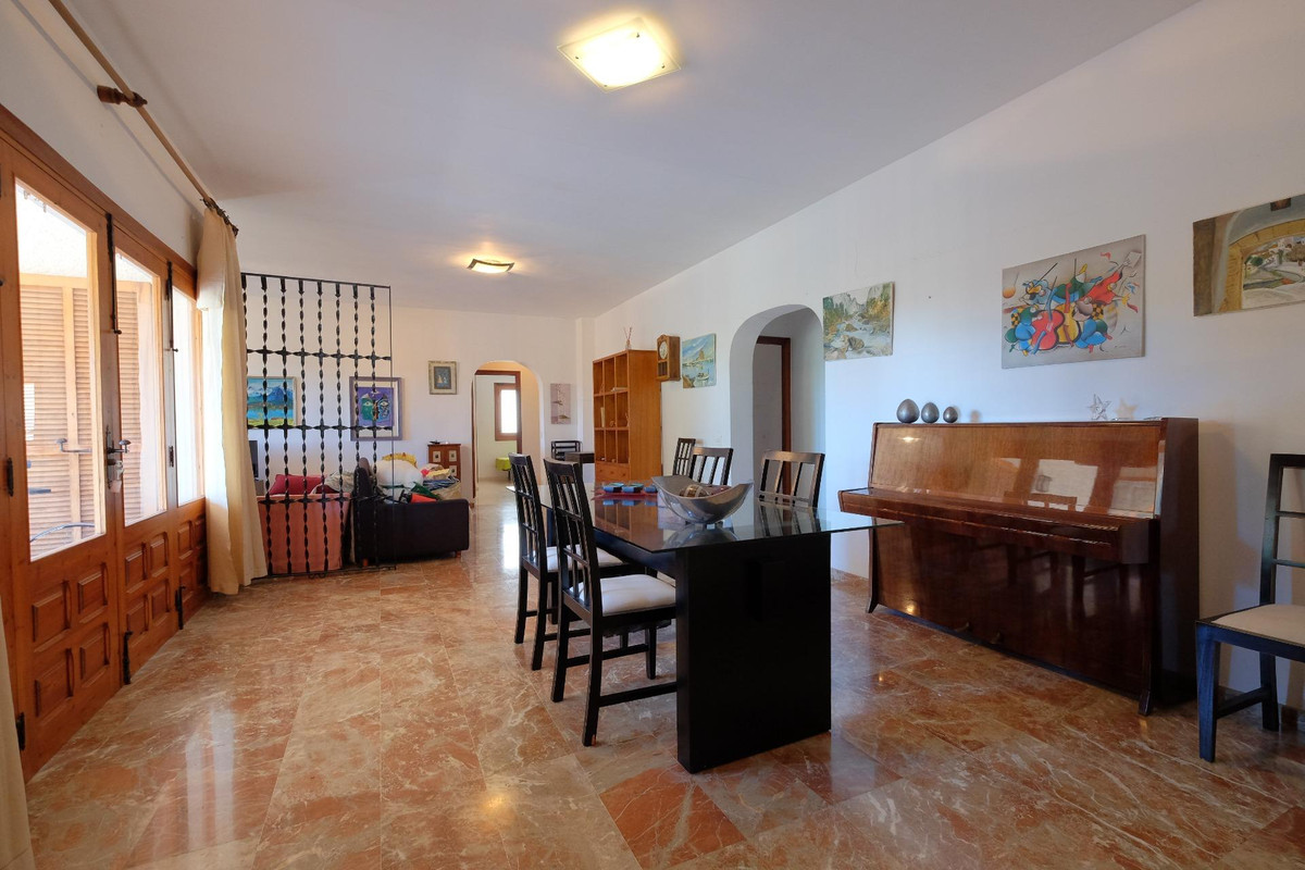 9 Bed Townhouse for sale in Calpe Costa Blanca, Alicante, Spain