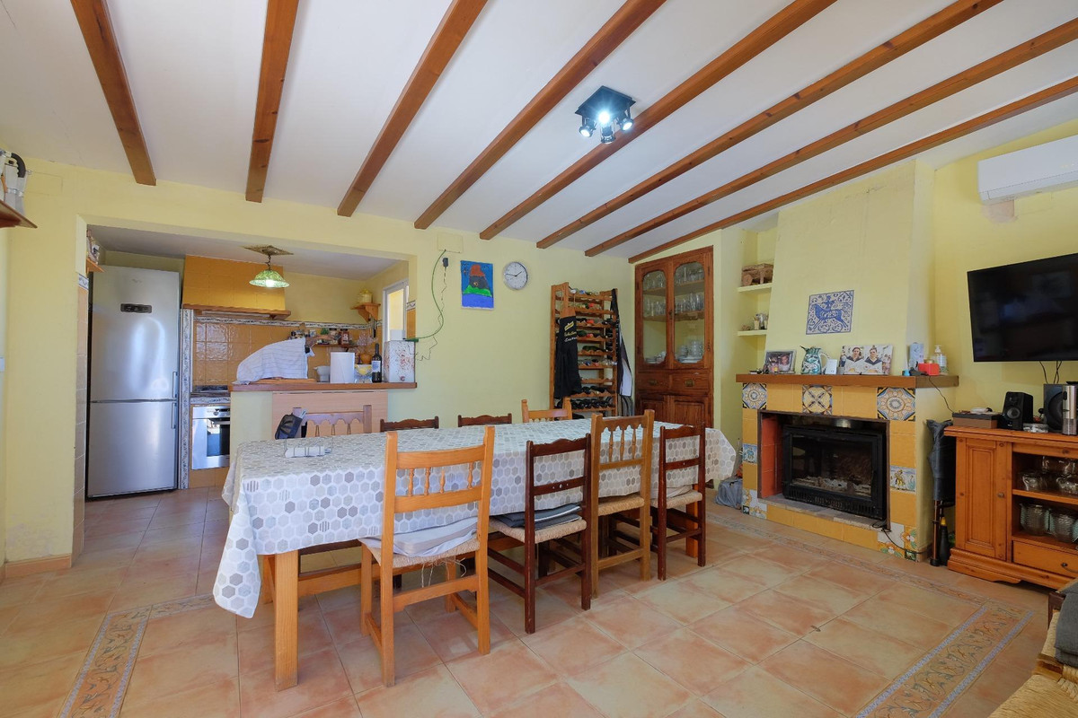 9 Bed Townhouse for sale in Calpe Costa Blanca, Alicante, Spain