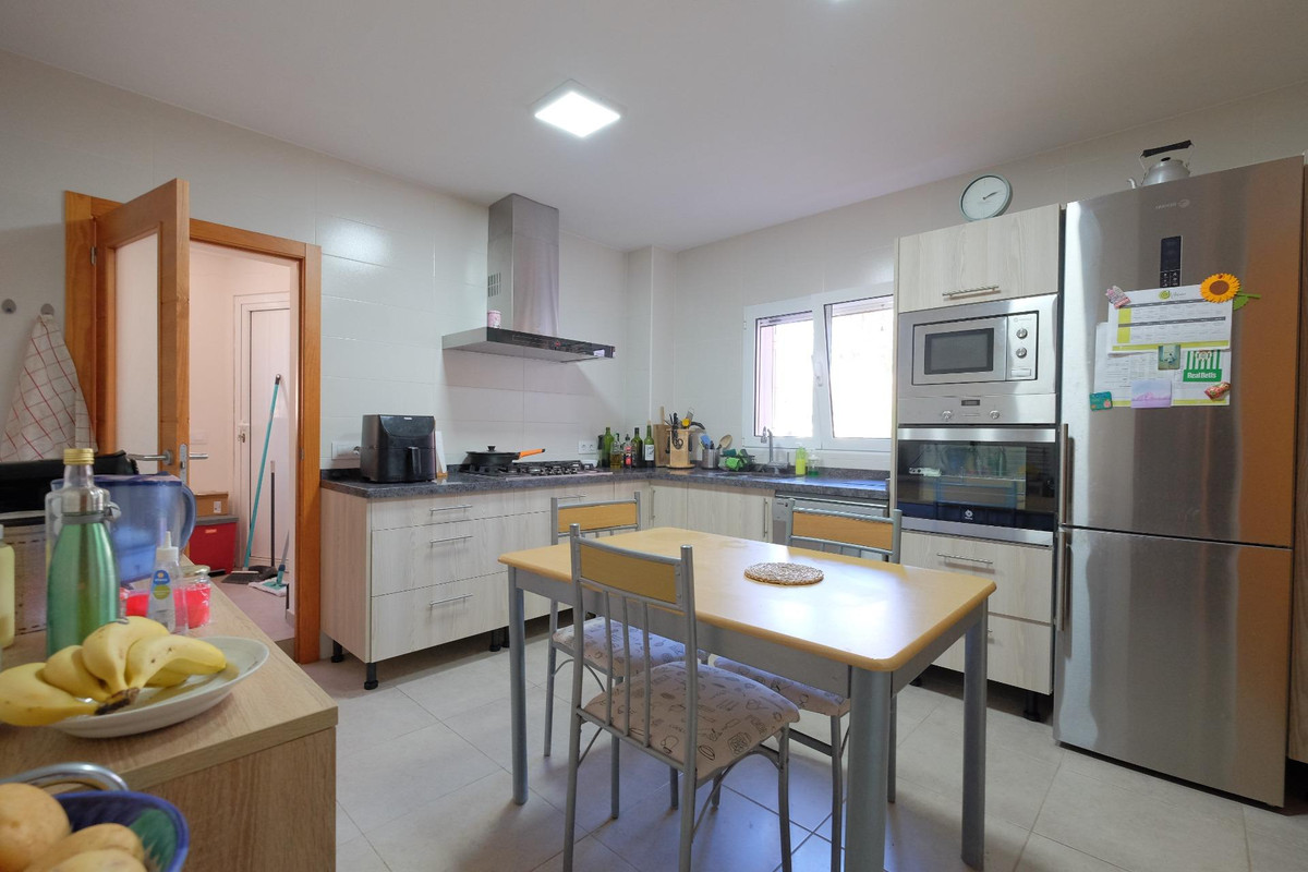 9 Bed Townhouse for sale in Calpe Costa Blanca, Alicante, Spain