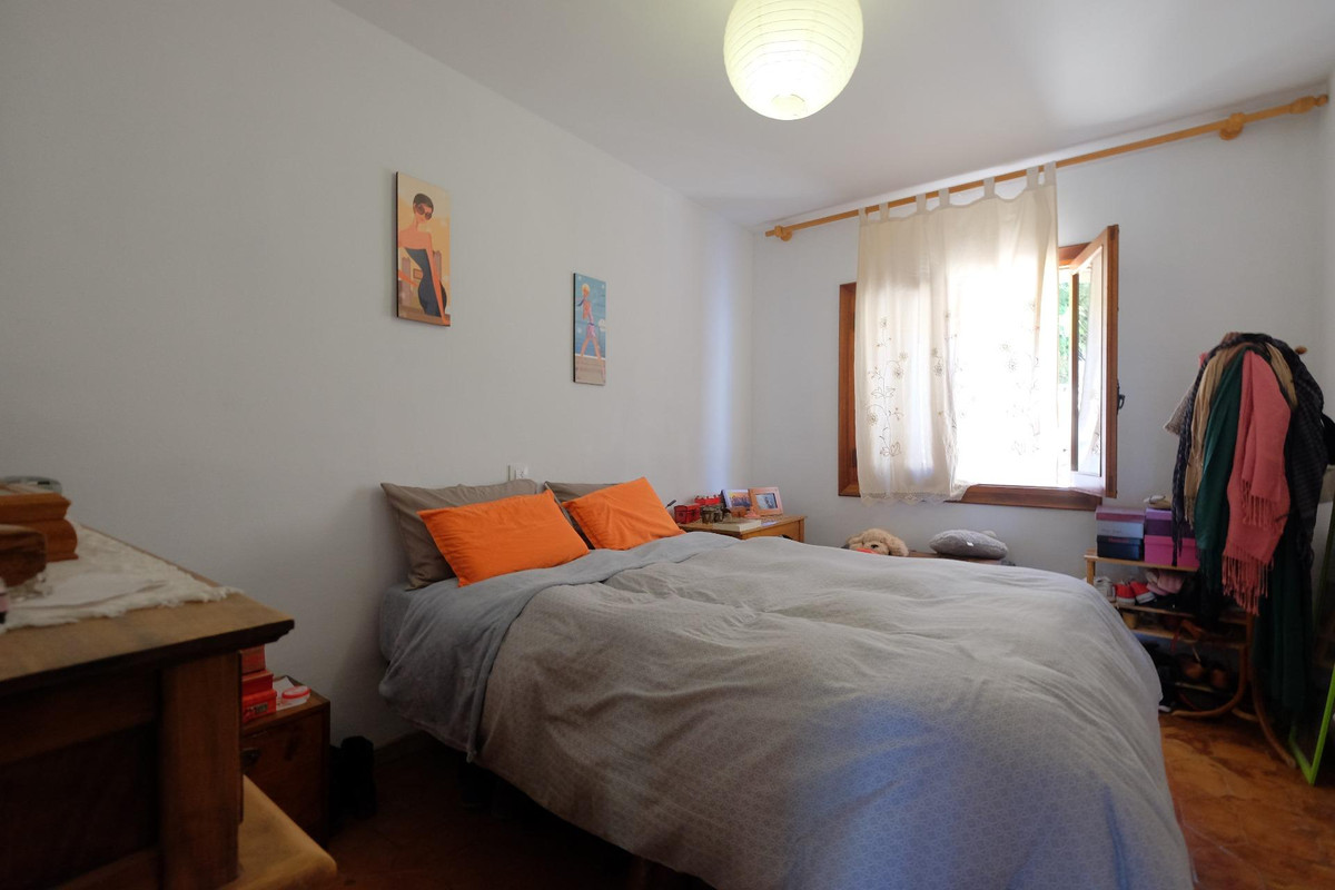9 Bed Townhouse for sale in Calpe Costa Blanca, Alicante, Spain
