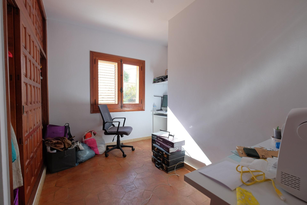9 Bed Townhouse for sale in Calpe Costa Blanca, Alicante, Spain