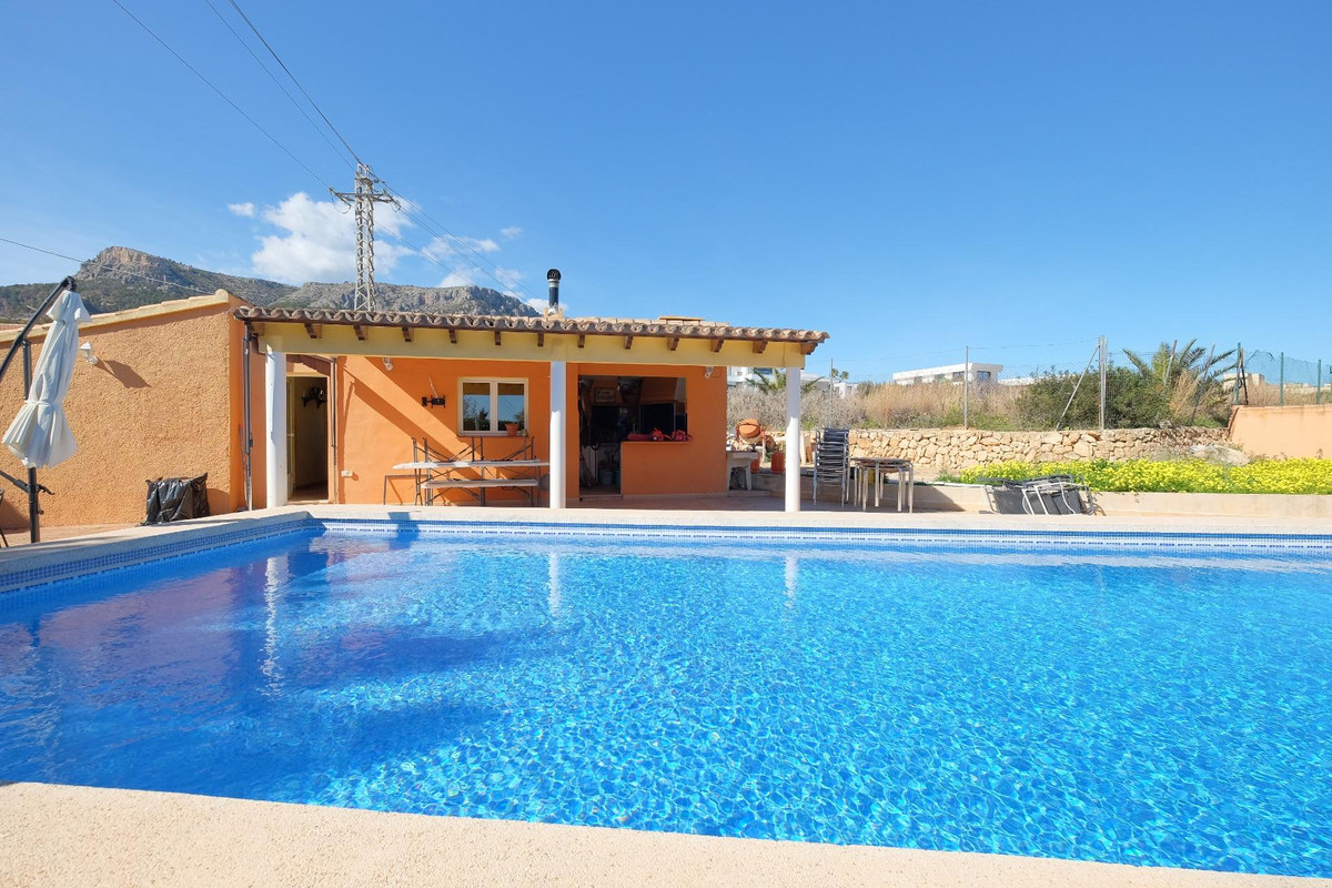 9 Bed Townhouse for sale in Calpe Costa Blanca, Alicante, Spain