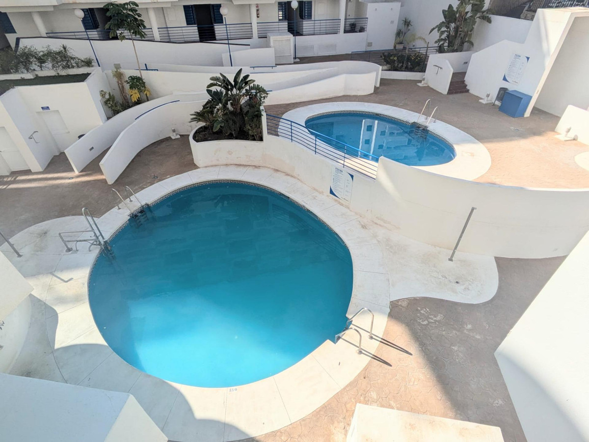 1 Bed Apartment for sale in Benalmadena Costa Costa Del Sol, Málaga, Spain