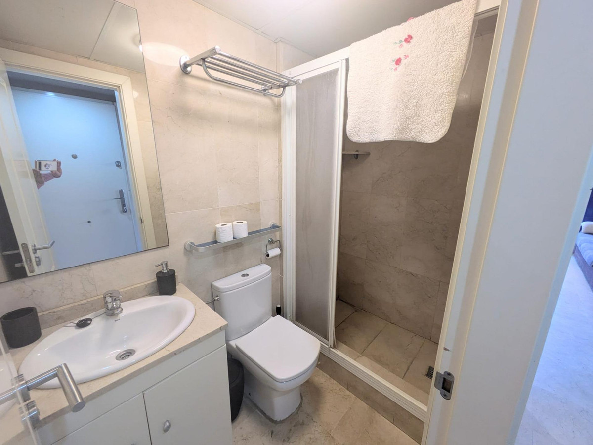 1 Bed Apartment for sale in Benalmadena Costa Costa Del Sol, Málaga, Spain