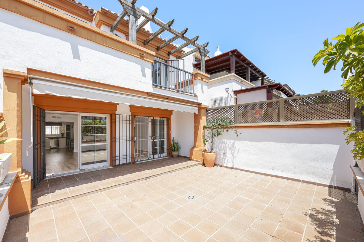 Se vende Adosada de 4 dormitorios en Costa Del Sol, Málaga, España