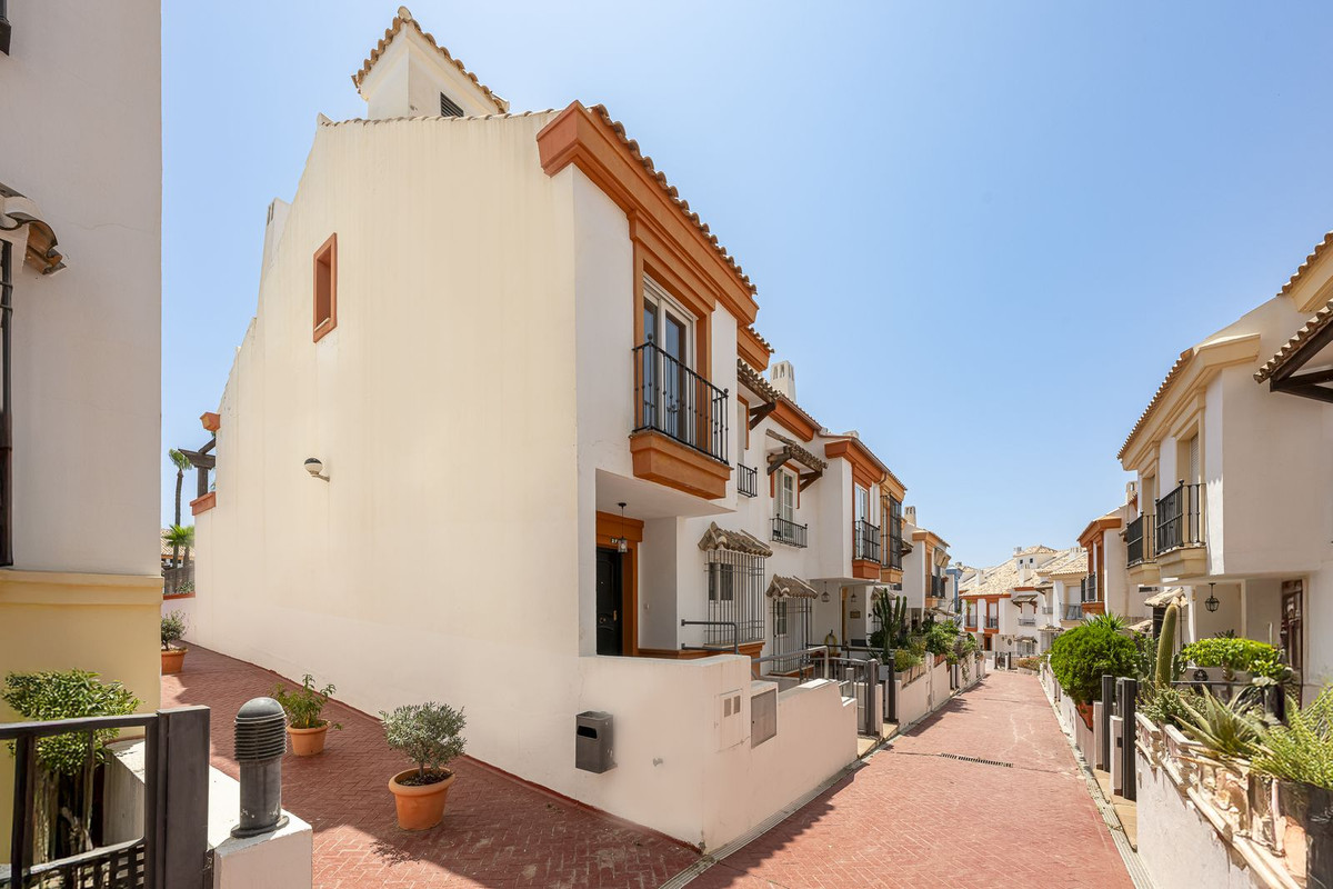 Se vende Adosada de 4 dormitorios en Costa Del Sol, Málaga, España