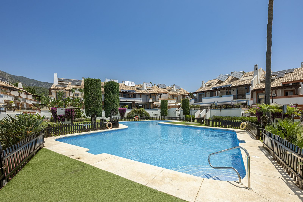 Se vende Adosada de 4 dormitorios en Costa Del Sol, Málaga, España