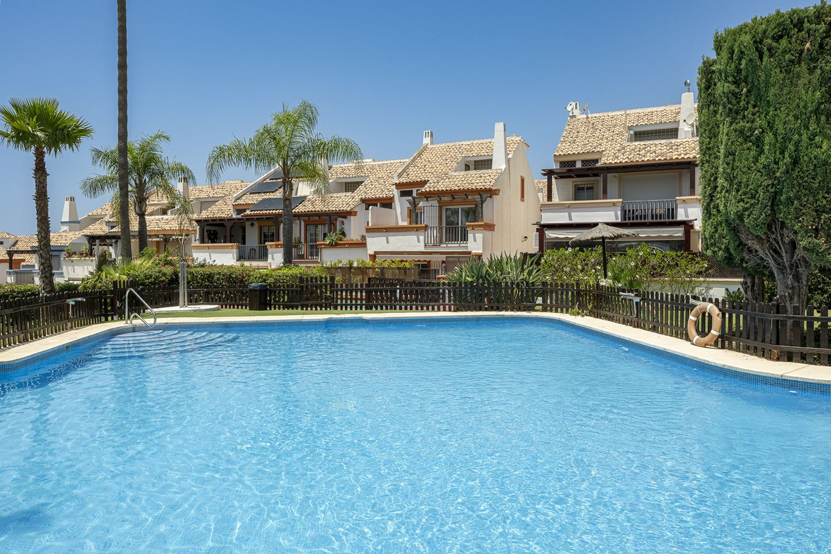 Se vende Adosada de 4 dormitorios en Costa Del Sol, Málaga, España