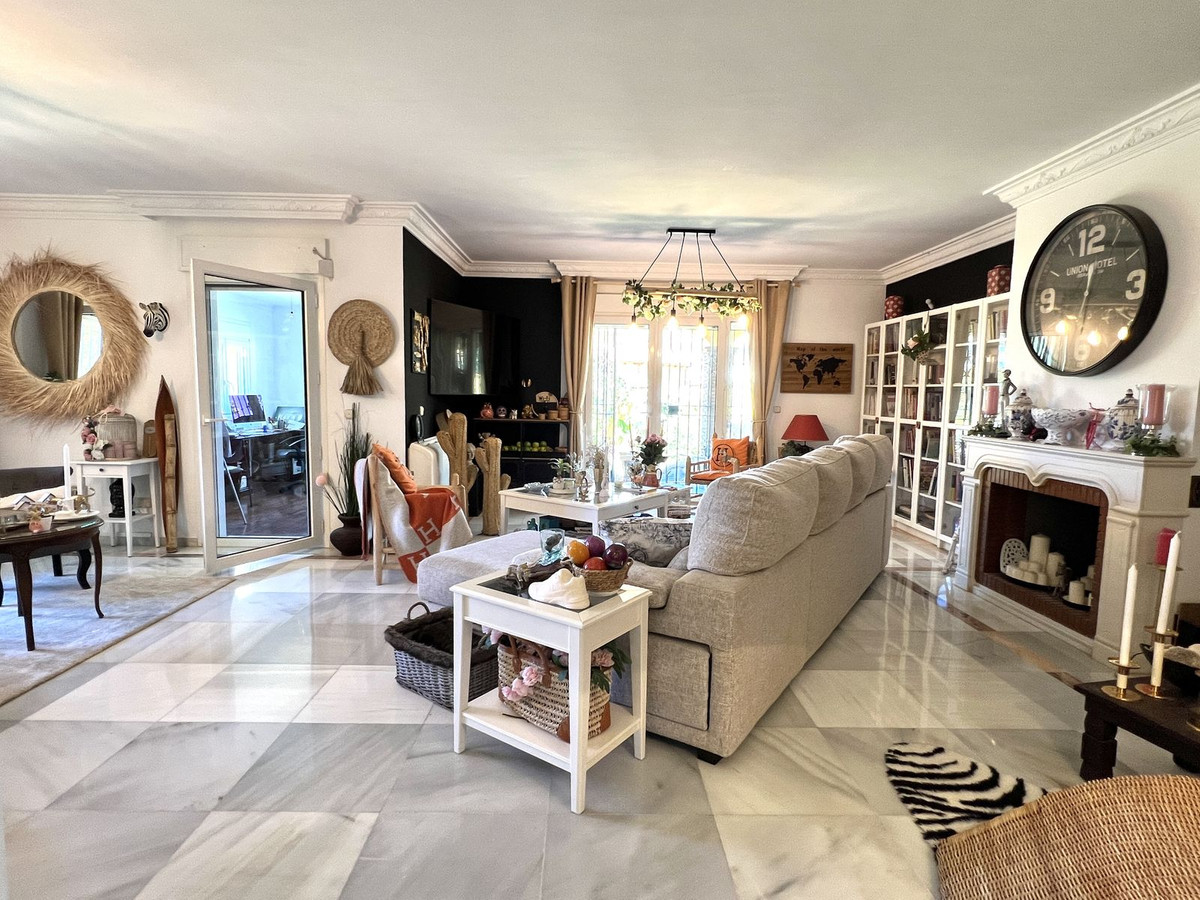 5 Bed Townhouse for sale in Rincón De La Victoria Costa Del Sol East, Málaga, Spain
