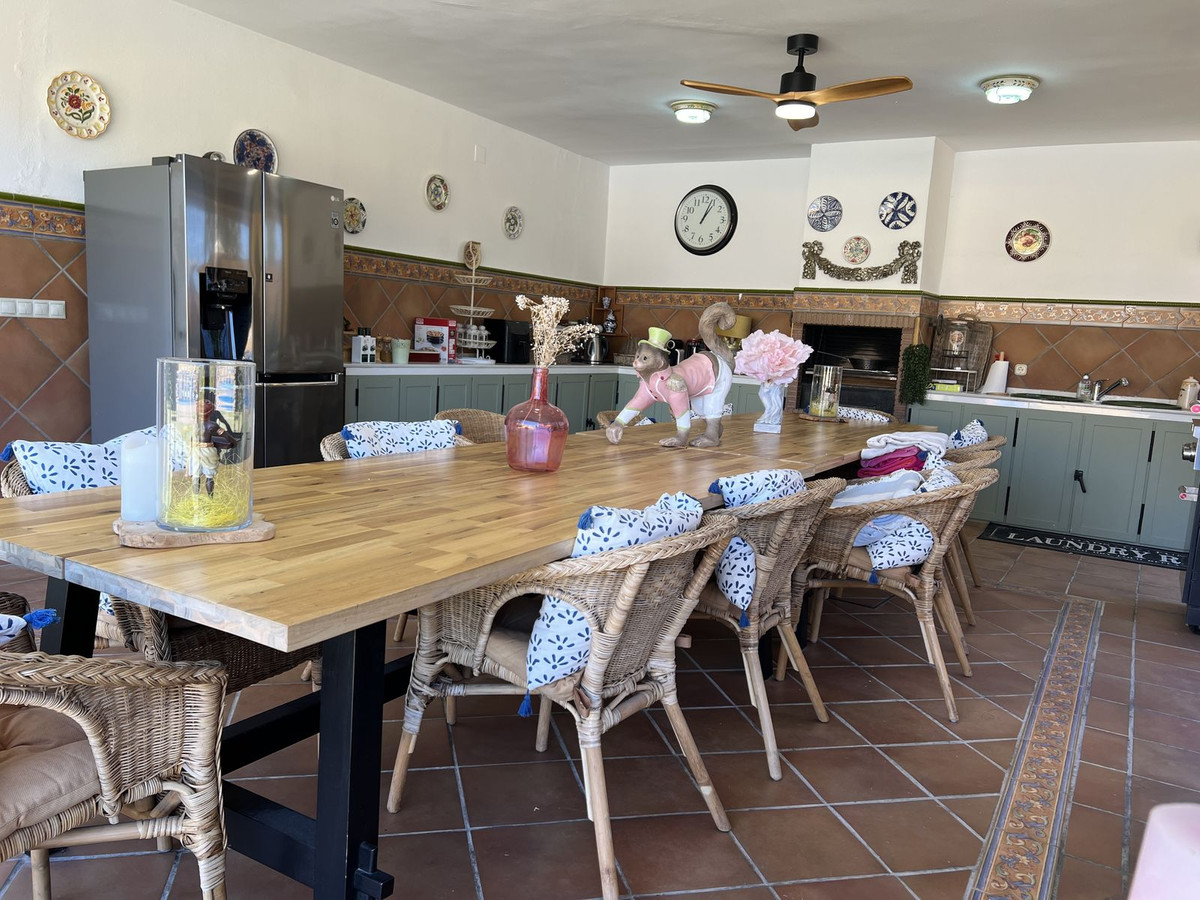 5 Bed Townhouse for sale in Rincón De La Victoria Costa Del Sol East, Málaga, Spain