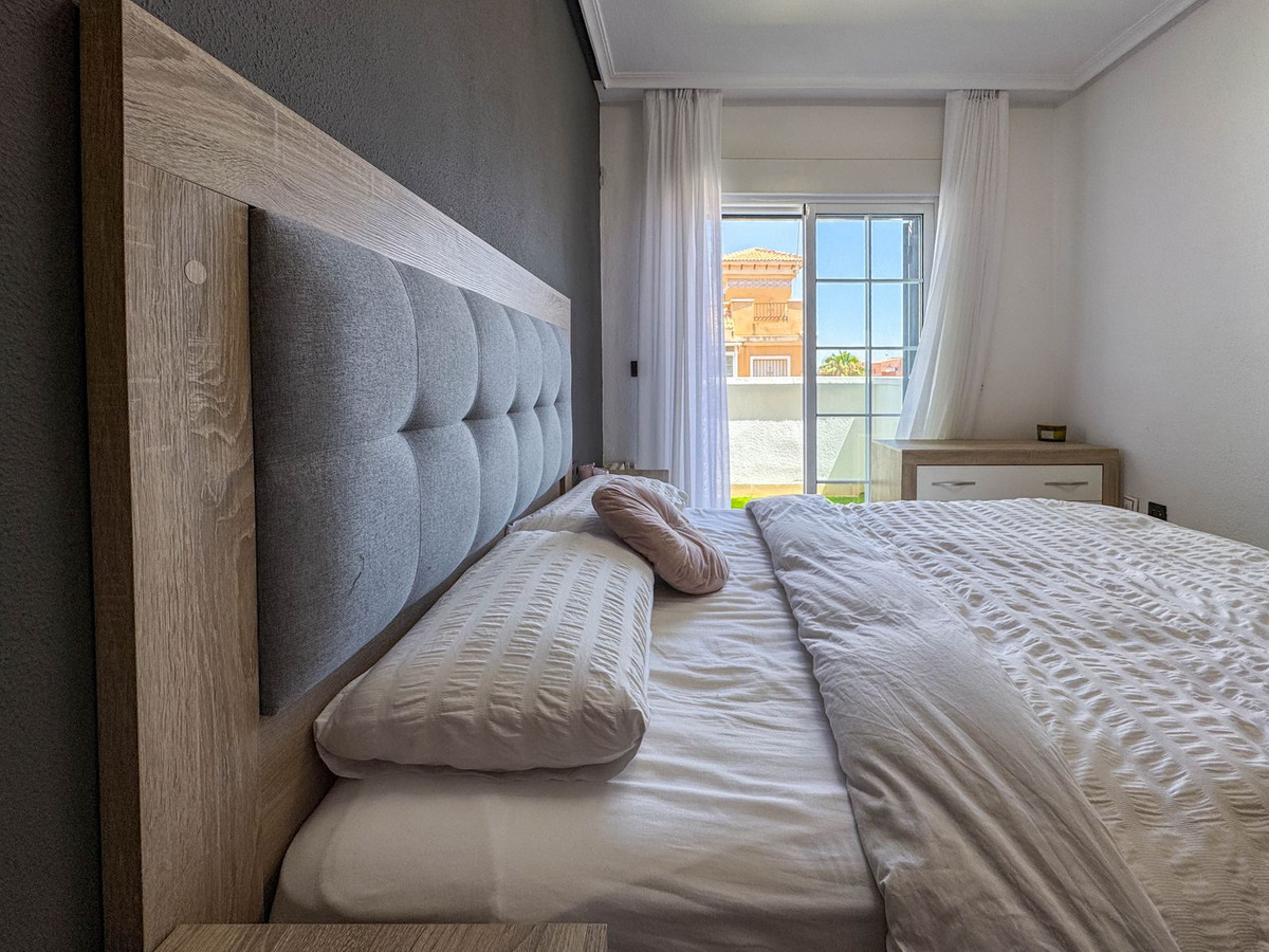 Se vende Pareada de 3 dormitorios en Costa Blanca, Alicante, España
