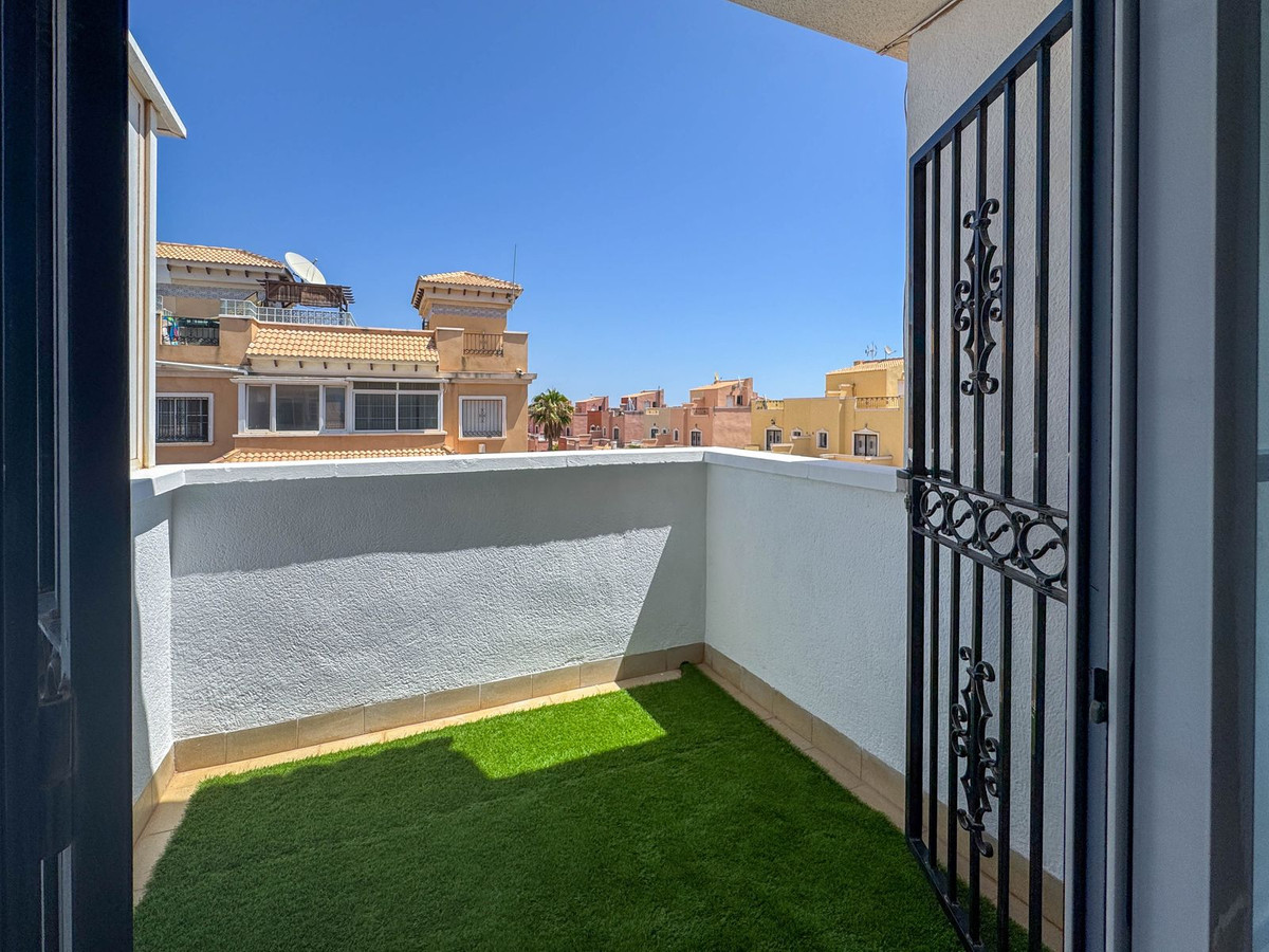 Se vende Pareada de 3 dormitorios en Costa Blanca, Alicante, España