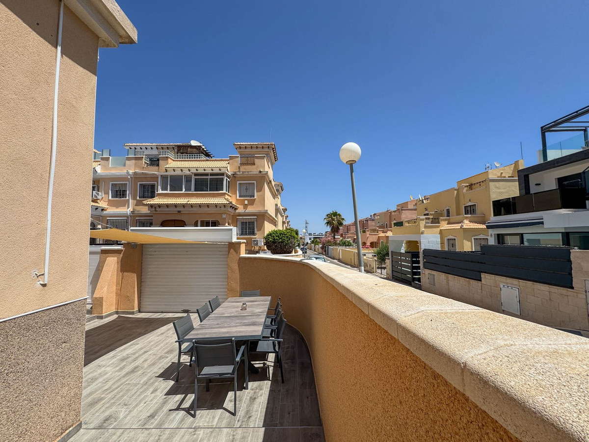 Se vende Pareada de 3 dormitorios en Costa Blanca, Alicante, España