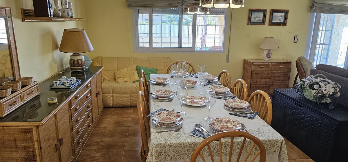 Se vende Villa - Chalet de 5 dormitorios en Costa Blanca, Alicante, España