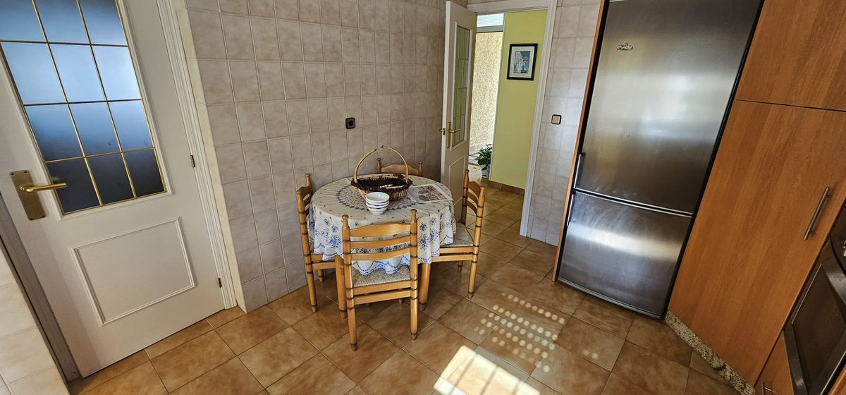 Se vende Villa - Chalet de 5 dormitorios en Costa Blanca, Alicante, España