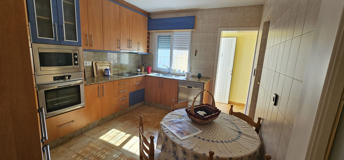 Se vende Villa - Chalet de 5 dormitorios en Costa Blanca, Alicante, España