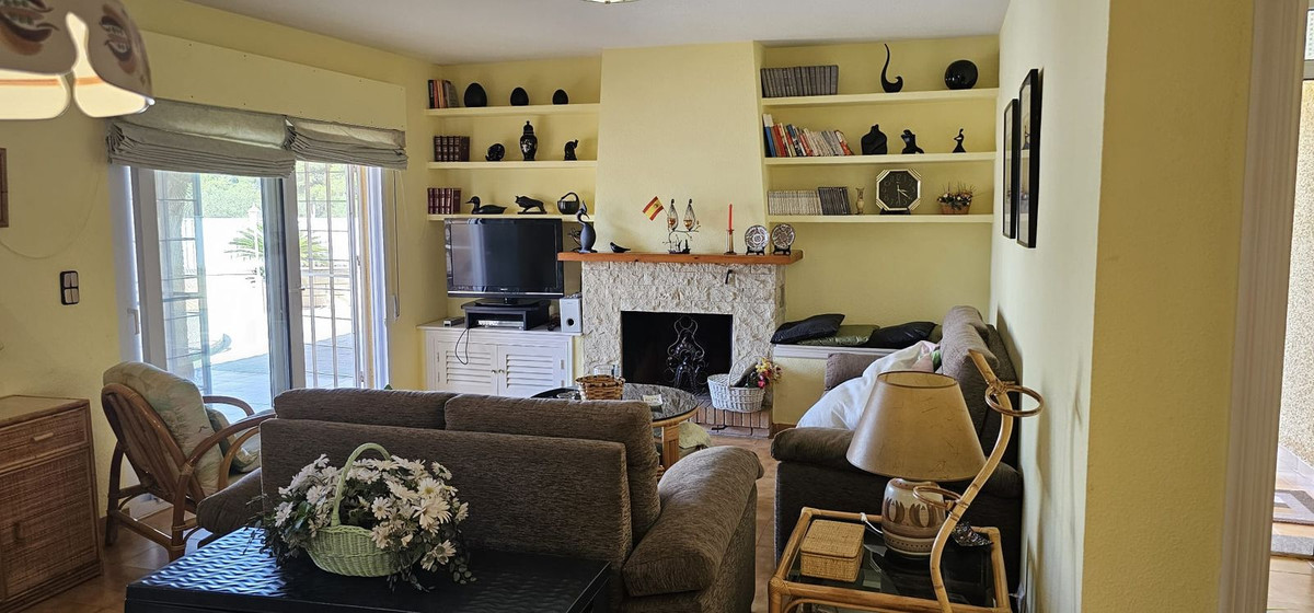 Se vende Villa - Chalet de 5 dormitorios en Costa Blanca, Alicante, España