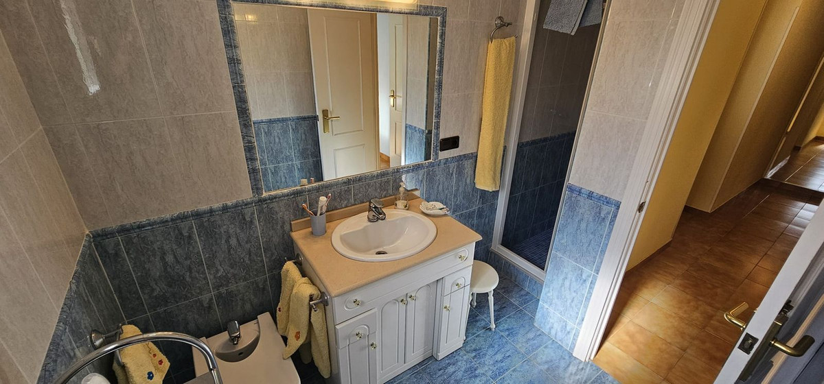 Se vende Villa - Chalet de 5 dormitorios en Costa Blanca, Alicante, España