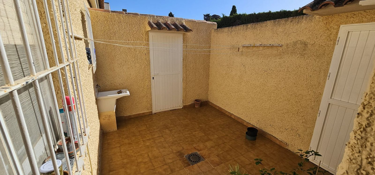 Se vende Villa - Chalet de 5 dormitorios en Costa Blanca, Alicante, España