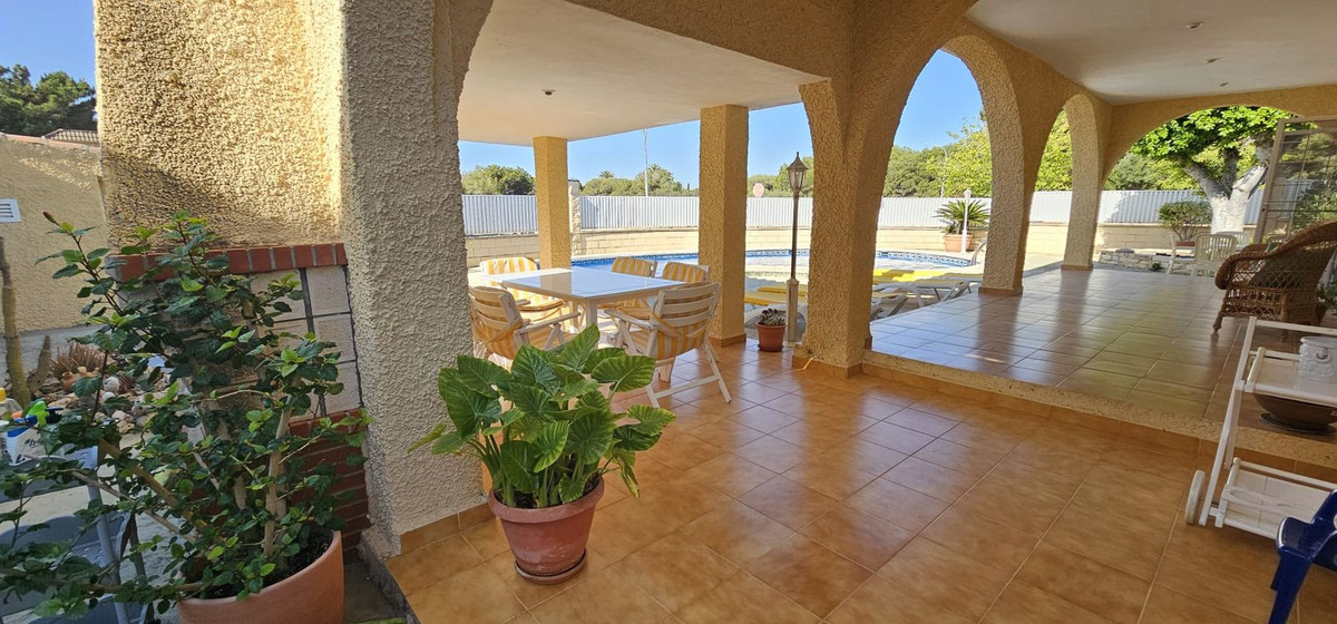 Se vende Villa - Chalet de 5 dormitorios en Costa Blanca, Alicante, España