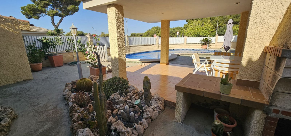 Se vende Villa - Chalet de 5 dormitorios en Costa Blanca, Alicante, España