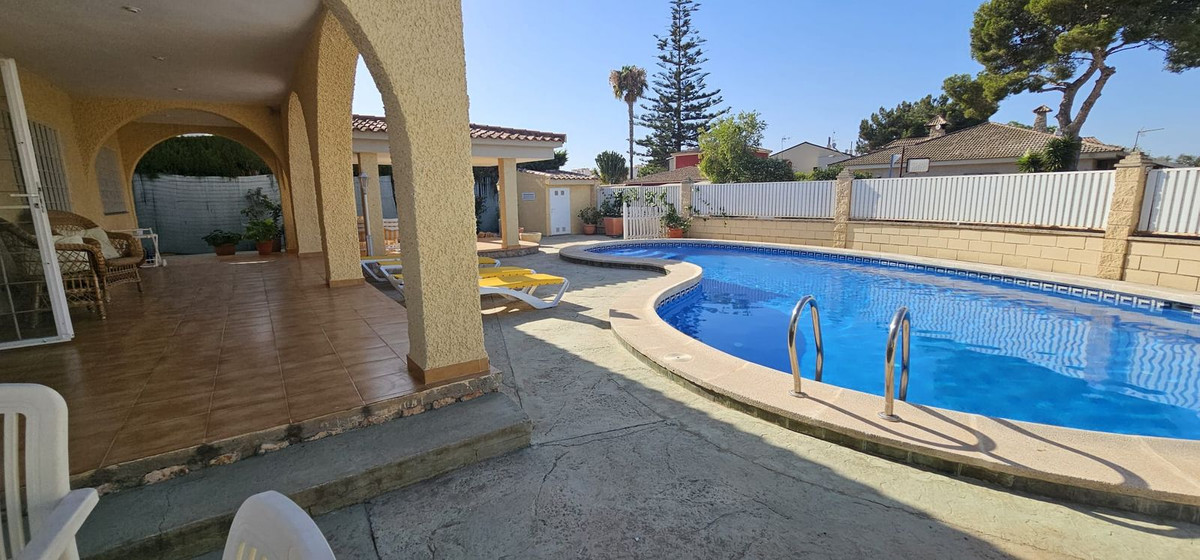 Se vende Villa - Chalet de 5 dormitorios en Costa Blanca, Alicante, España
