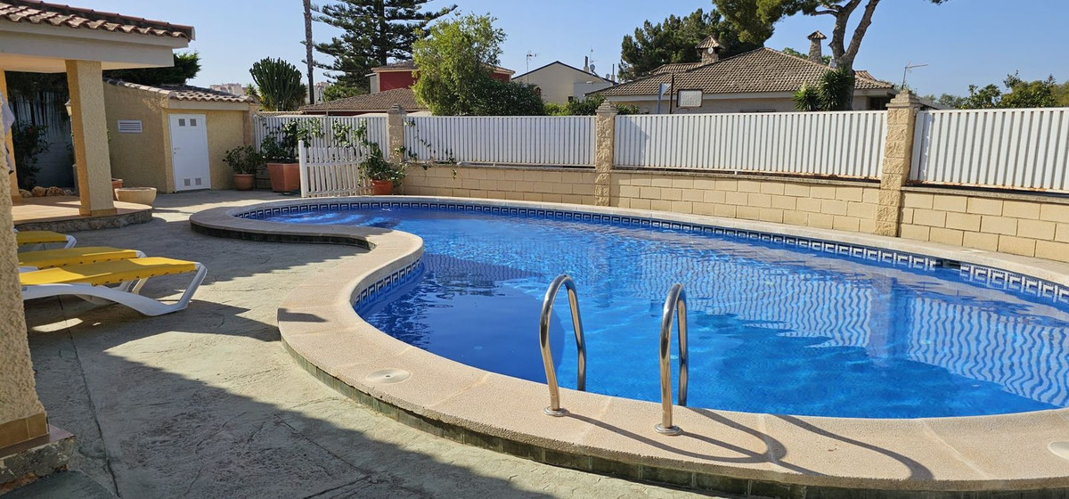 Se vende Villa - Chalet de 5 dormitorios en Costa Blanca, Alicante, España